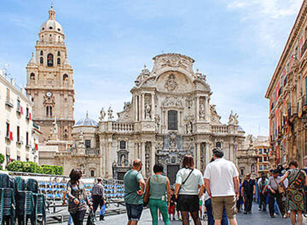 Murcia Y Costa Del Sol Oriental: Mercados En Crecimiento En España