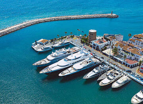 Bienvenue À Bord Du Style De Vie Du Yachting Espagnol