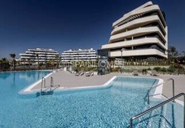 Lägenheter Med Havsutsikt I Inhägnat Komplex I Torremolinos 1