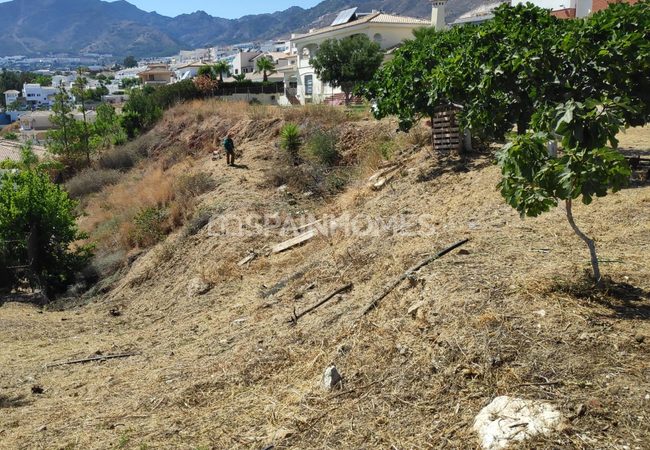 Benalmadena'da Müstakil Villa İnşasına Uygun Arsa 2