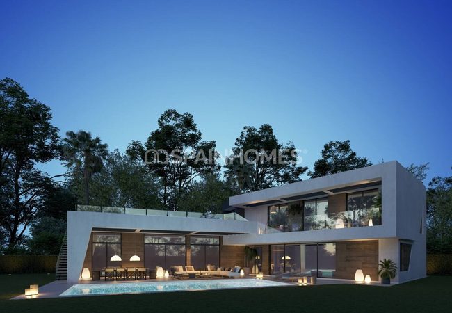 Greatly Located Prestigious Detached Villa in Marbella 6
