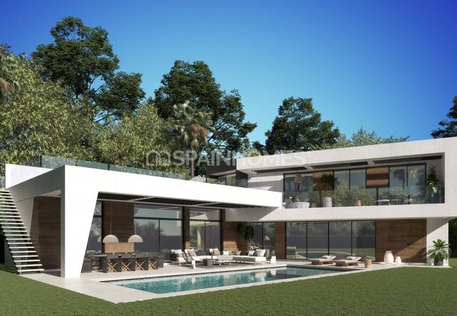Greatly Located Prestigious Detached Villa in Marbella