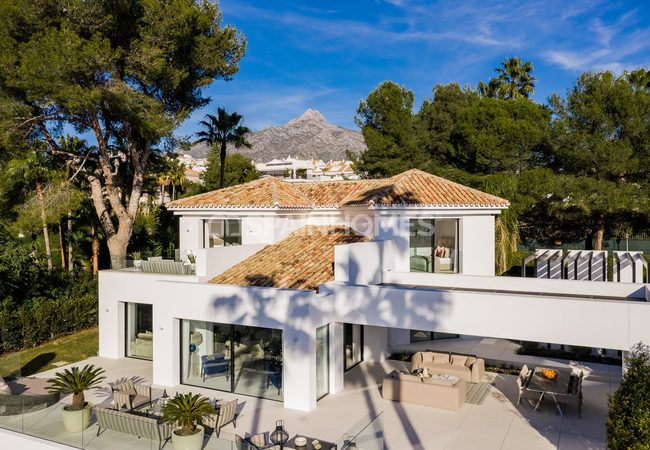 Marbella'nın Gözde Konumunda Eşsiz Müstakil Villalar 5