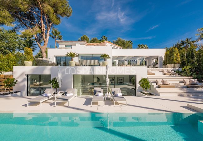 Marbella'nın Gözde Konumunda Eşsiz Müstakil Villalar 1