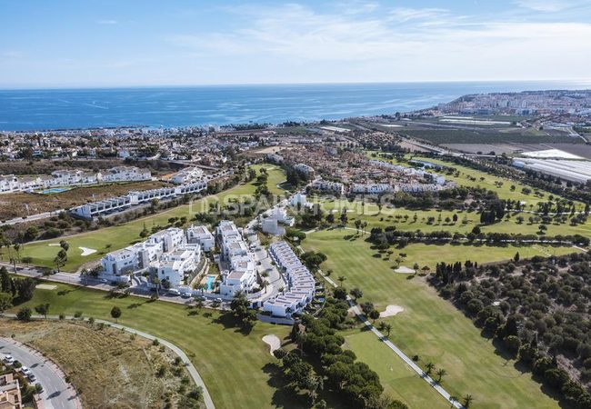 Well-located Stylish Townhouses Near Beach in Velez-malaga 3
