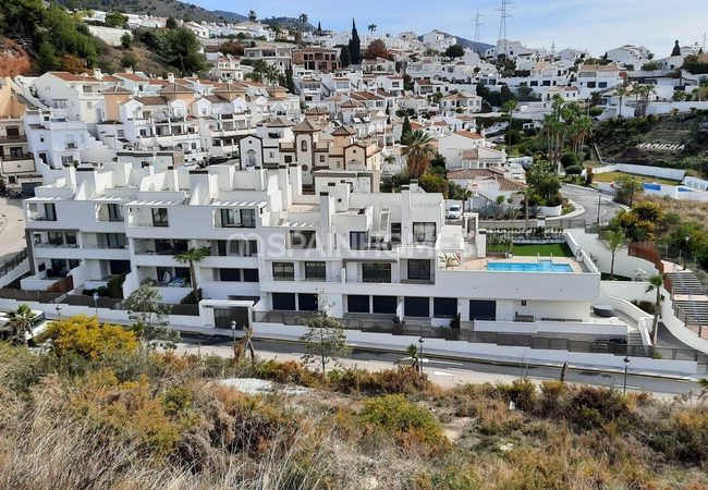 Costa Del Sol Nerja'da İyi Konumda Deniz Manzaralı Emlaklar 5