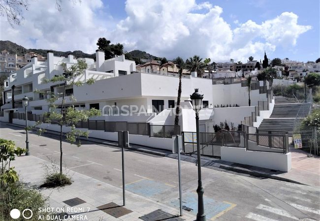 Costa Del Sol Nerja'da İyi Konumda Deniz Manzaralı Emlaklar 4