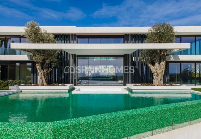 Exclusive Golf Villa with Infinity Pool in Benahavis 18