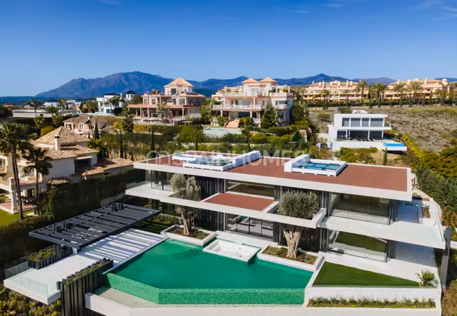Exklusiv Golfvilla Med Infinitypool I Benahavis 3