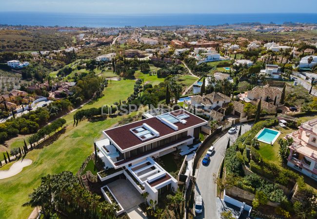 Exclusive Golf Villa with Infinity Pool in Benahavis 4