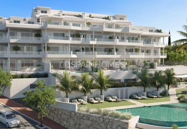 Benalmadena'da Şehir ve Doğa Manzaralı Geniş Daireler 4