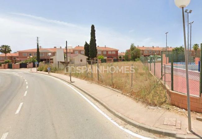 Investment Land in a Prime Location in Velez Malaga 1