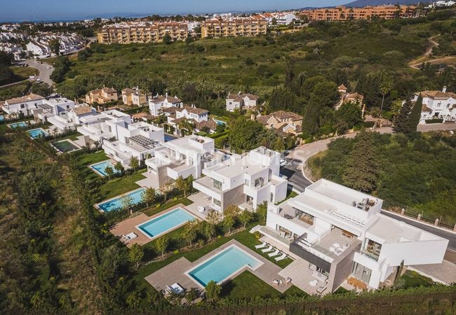 Estepona'da Yeni Altın Mil Üzerinde Satılık Ferah Evler 7