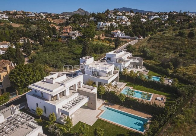Estepona'da Yeni Altın Mil Üzerinde Satılık Ferah Evler 8
