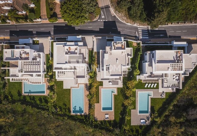 Estepona'da Yeni Altın Mil Üzerinde Satılık Ferah Evler 11