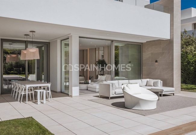 Estepona'da Yeni Altın Mil Üzerinde Satılık Ferah Evler 5