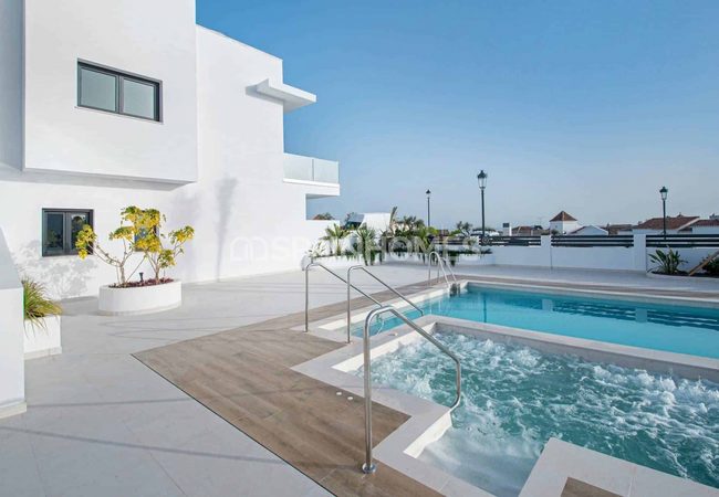 Nerja İspanya'da Sahile Yakın Deniz Manzaralı Sıfır Villalar 4