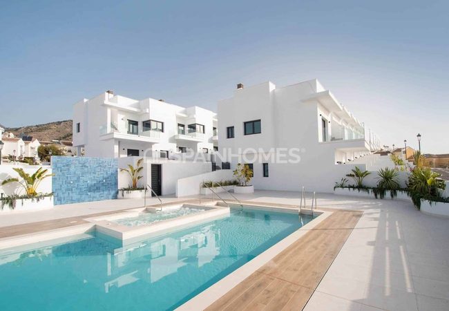 Nerja İspanya'da Sahile Yakın Deniz Manzaralı Sıfır Villalar 1
