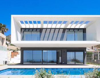 Spacious Villa with Panoramic Sea Views in Benalmadena 1