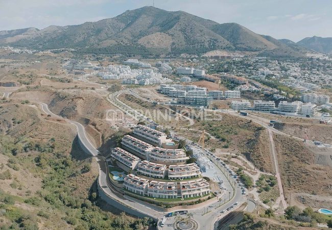 Fuengirola'da BREEAM Sertifikalı Havuzlu Yarı Müstakil Villalar 10