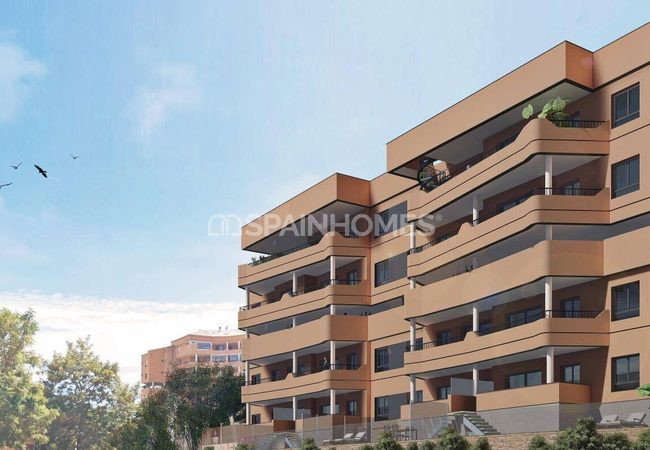 Fuengirola'da Geniş Tasarımlı ve 2 Yatak Odalı Daireler 1