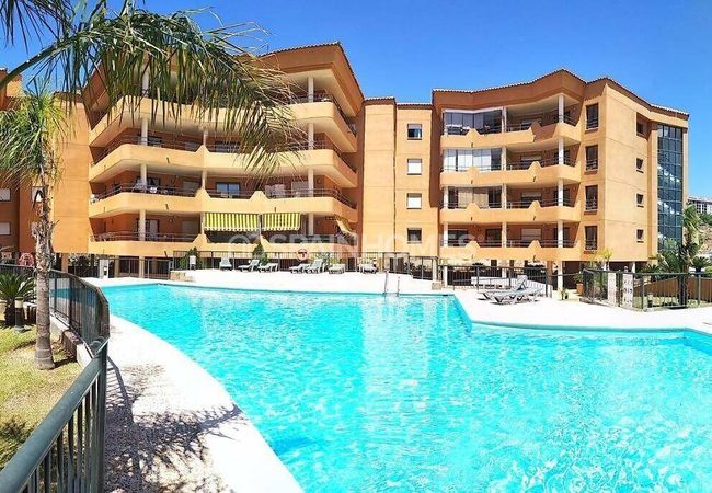 Fuengirola'da Geniş Tasarımlı ve 2 Yatak Odalı Daireler 2