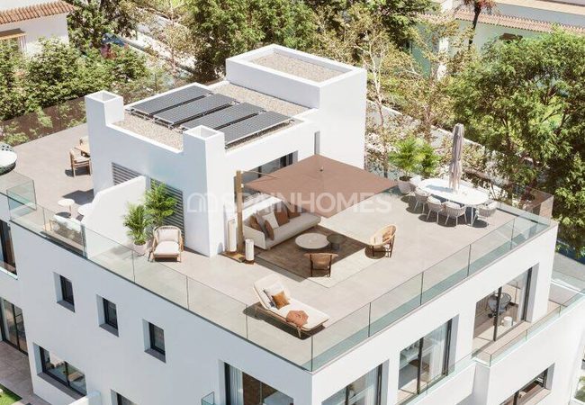 Malaga'da Özel Havuzlu ve Özel Bahçeli Sıfır Villa 1