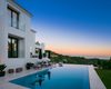 Malaga Benahavis'te Özel Havuzlu Geniş Villa 2