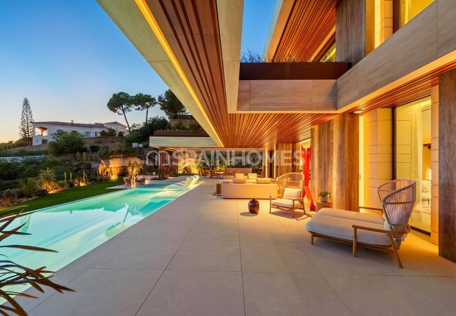 Detached Houses with Pools in Benahavis Málaga 8