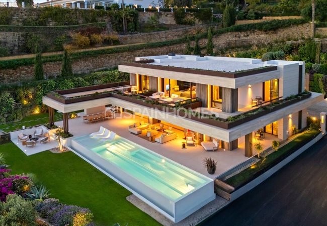Detached Houses with Pools in Benahavis Málaga 4