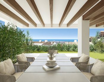 Sea-view Properties in a Complex with Pool in Benahavis 1