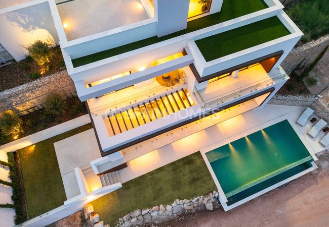 Detaches Sea-view Houses with Pools and Gardens in Málaga 5