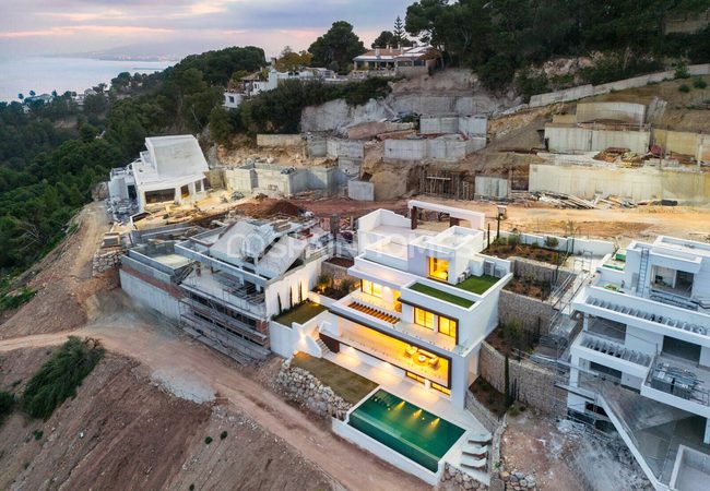 Detaches Sea-view Houses with Pools and Gardens in Málaga 2