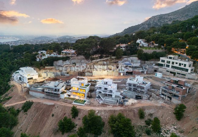 Detaches Sea-view Houses with Pools and Gardens in Málaga 3