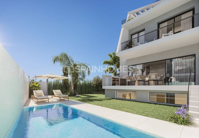 Estepona Malaga'da Özel Havuzlu Yarı Müstakil Evler 1