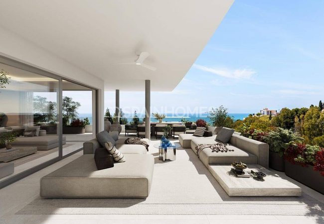 Benalmadena'da Plaja Yakın Havuzlu Sitede Deniz Manzaralı Daireler 3