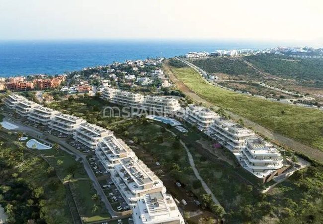 Beachside Apartments in a Complex with Rich Amenities in Estepona 3
