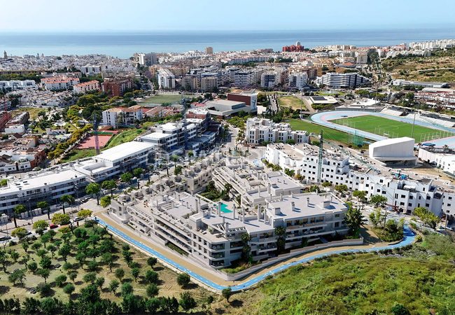 Málaga Estepona'da Plaja Yakın Sitede Şık Tasarımlı Evler 2