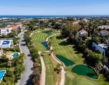 5-bedroom Villa for Sale Near the Marina in Benahavis 2