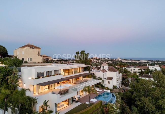 5-bedroom Villa for Sale Near the Marina in Benahavis 6