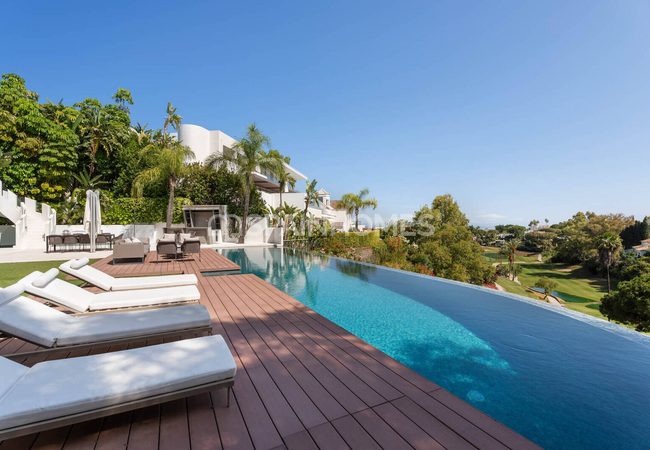 6-bedroom House with Pool and Garden in Benahavís 3