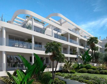 Stylish Sea View Flats with Amenities in Estepona 1