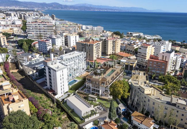 Apartments with Rooftop Pool in Torremolinos Málaga 3