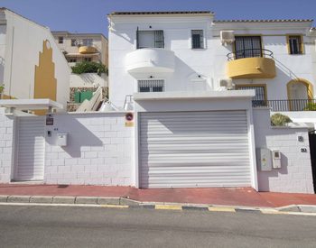 Sea View Townhouses with Shared Pool in Benalmádena 1