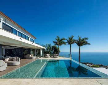 Detached Villa with Stunning Sea Views in Benalmádena 2