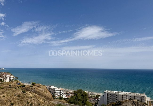 2-bedroom Flat with Panoramic Sea-view in Fuengirola Málaga 3