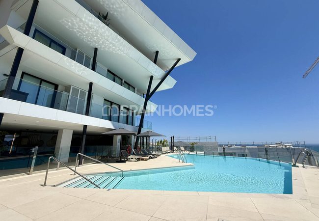 2-bedroom Flat with Panoramic Sea-view in Fuengirola Málaga 1