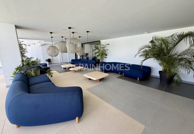 2-bedroom Flat with Panoramic Sea-view in Fuengirola Málaga 16