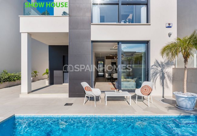 Contemporary 4 Bedroom Detached Villas with Solarium in Orihuela 1