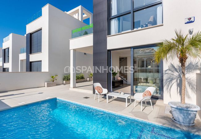 Contemporary 4 Bedroom Detached Villas with Solarium in Orihuela 3